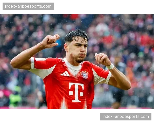 法兰克福门将桑托斯获全场最佳评分, despite球队2-3失利 法兰克福门将桑托斯获全场最佳评分, despite球队2-3失利